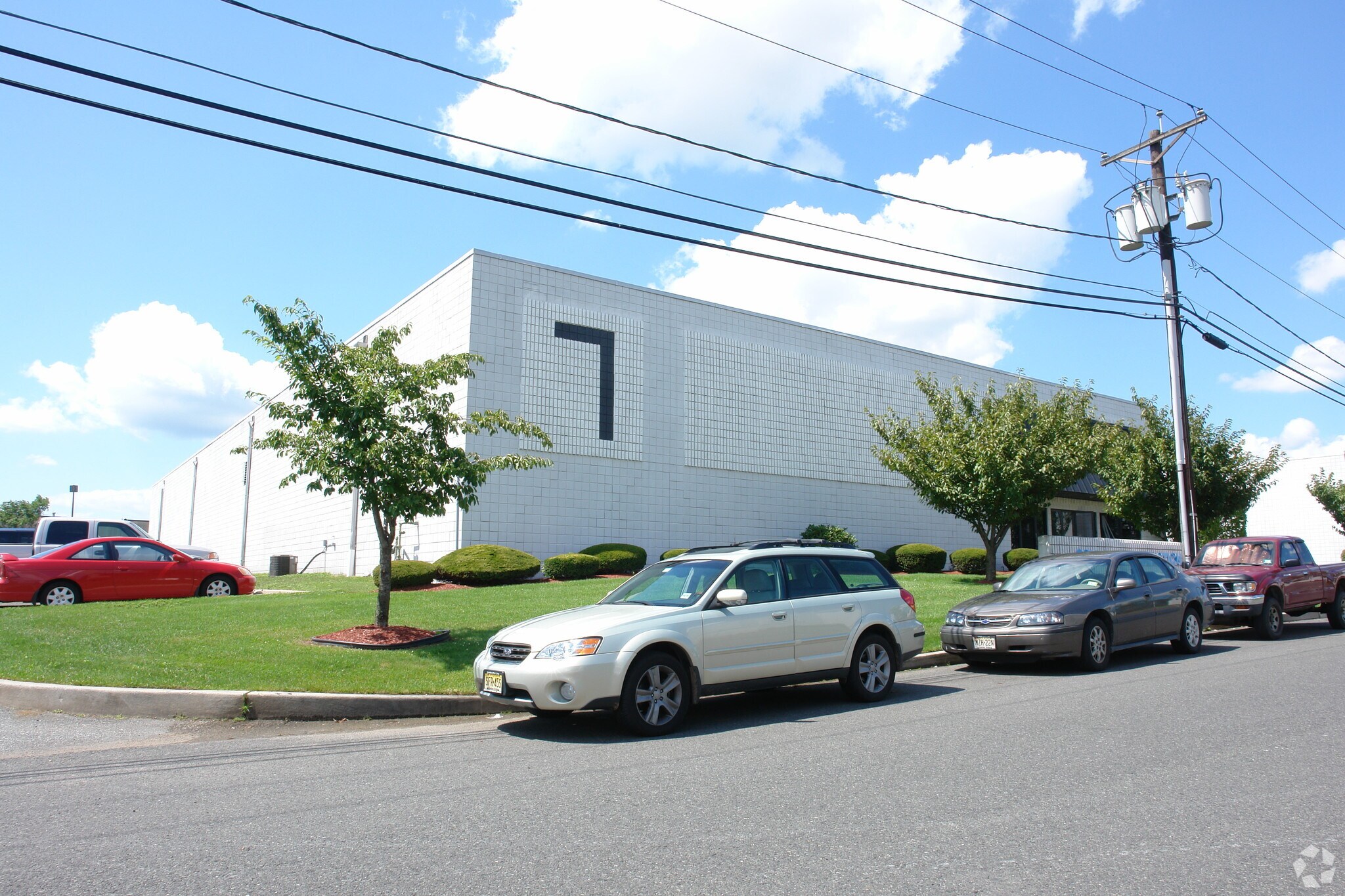 7 Self Blvd, Carteret, NJ for lease Primary Photo- Image 1 of 5