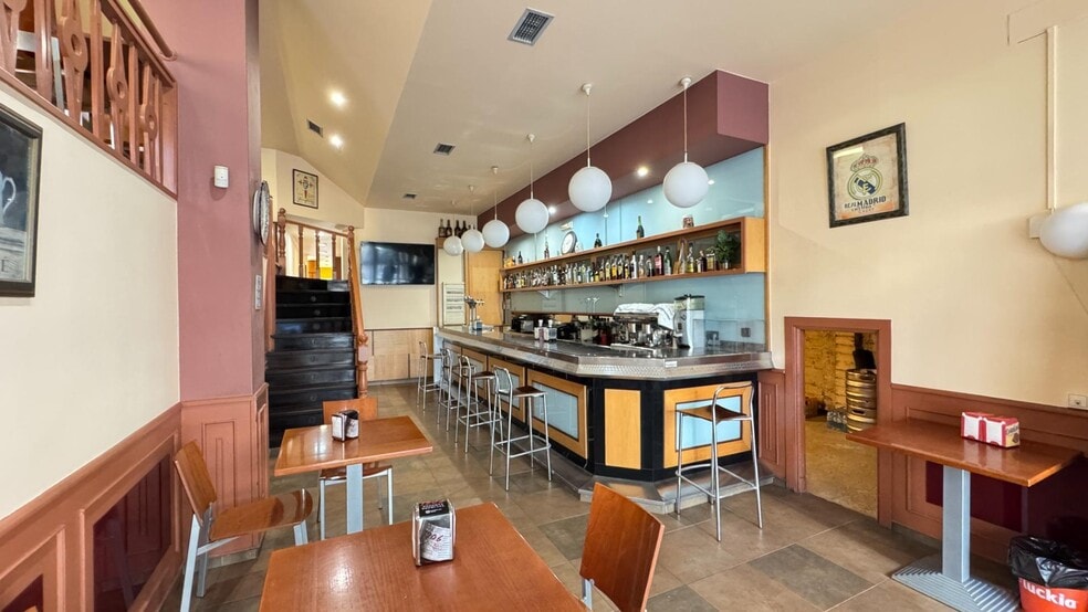 Retail in Vigo, Pontevedra for sale - Interior Photo - Image 2 of 28