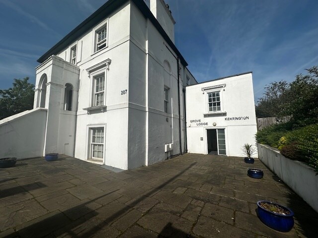 287 Regents Park Rd, Londres à louer - Photo du bâtiment - Image 2 de 3