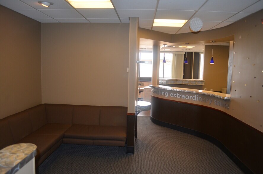 6850 E Hampden Ave, Denver, CO à louer - Photo du bâtiment - Image 3 de 16