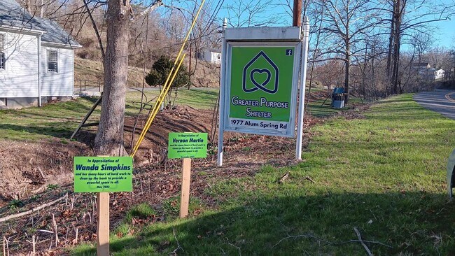 Plus de détails pour 1977 Alum Spring Rd, Pulaski, VA - Flex à vendre