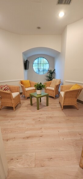 166 Bunn Dr, Princeton, NJ for lease - Interior Photo - Image 2 of 26