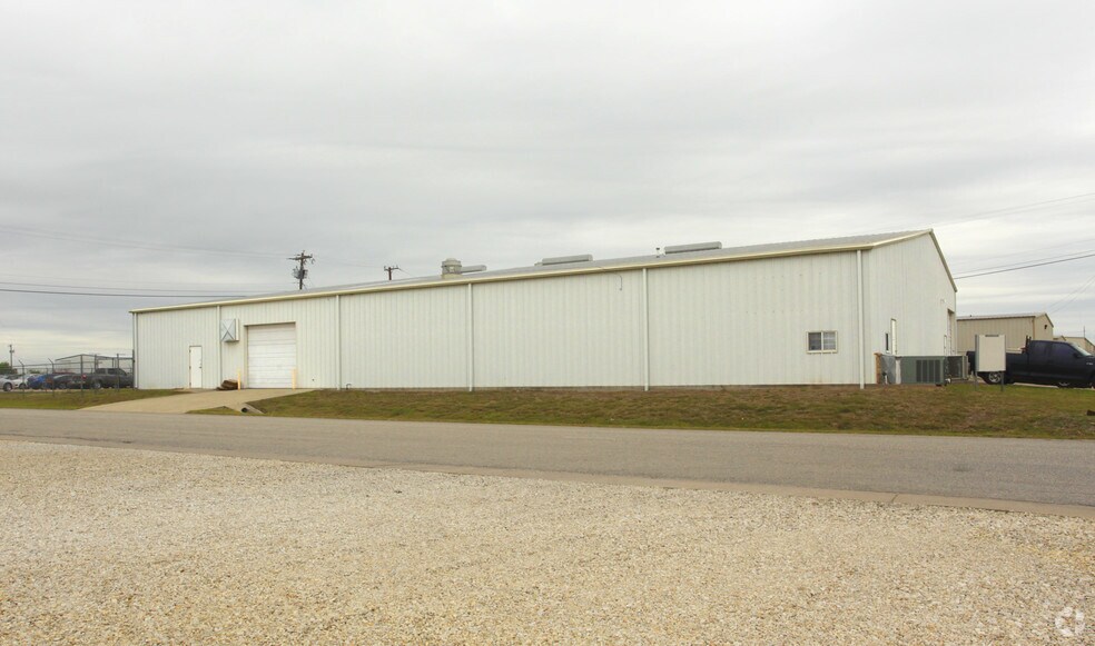 501 Tradesmen's Park Dr, Hutto, TX à louer - Photo principale - Image 3 de 10