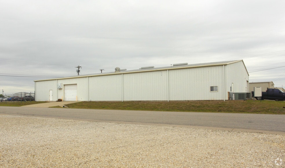 501 Tradesmen's Park Dr, Hutto, TX for lease - Primary Photo - Image 3 of 10