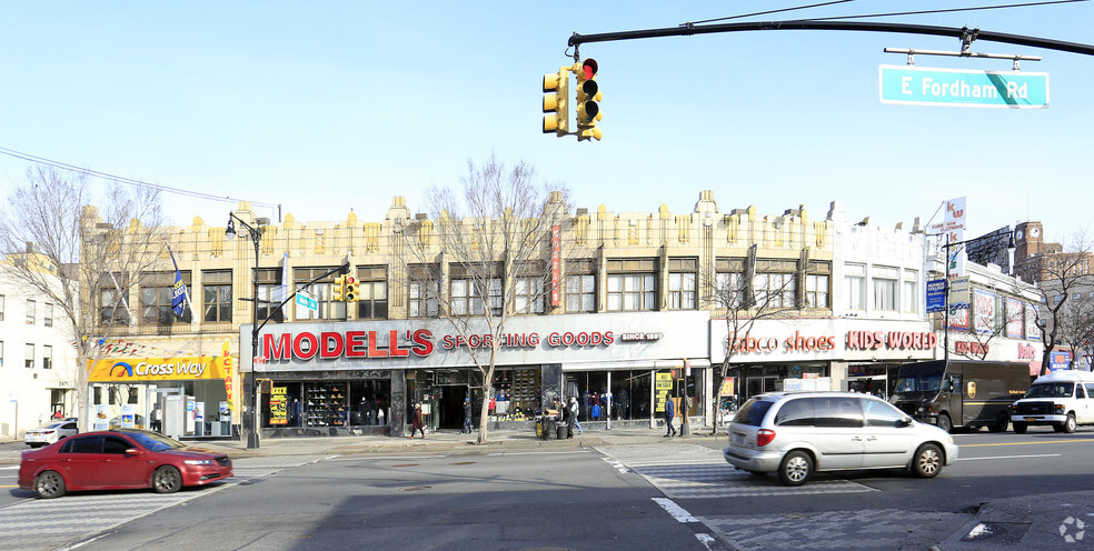 31 E Fordham Rd, Bronx, NY à louer - Photo du b timent - Image 3 de 3