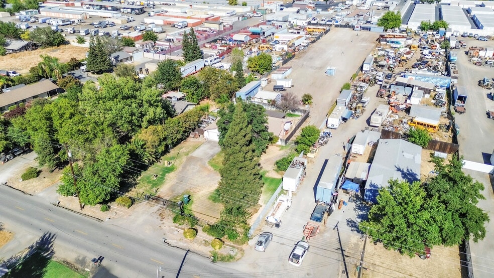 7028 26th St, Rio Linda, CA à vendre - Photo du bâtiment - Image 3 de 29