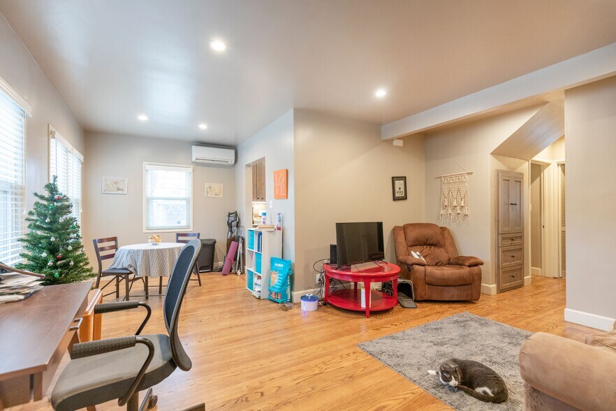 2229 24th St, Sacramento, CA à vendre - Photo intérieure - Image 3 de 24