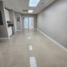 5220 S University Dr, Davie, FL à louer Photo intérieure- Image 2 de 7