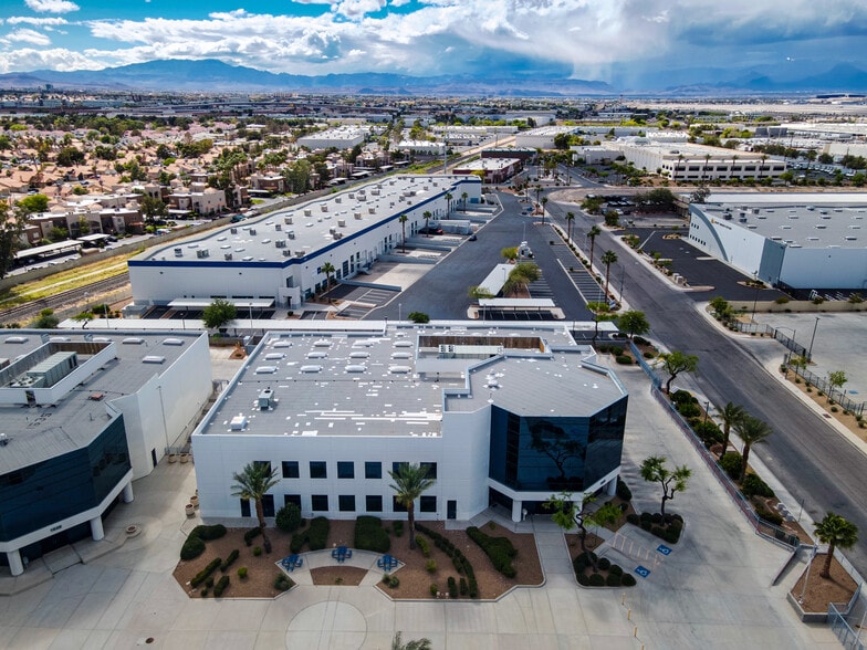 1525 Pama Ln, Las Vegas, NV à vendre - Photo du bâtiment - Image 3 de 6
