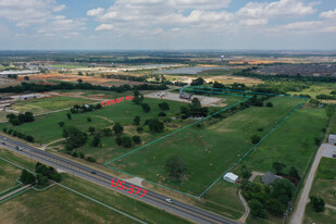 371.92 FEET OF HIGHWAY 377 FRONTAGE - Dépanneur