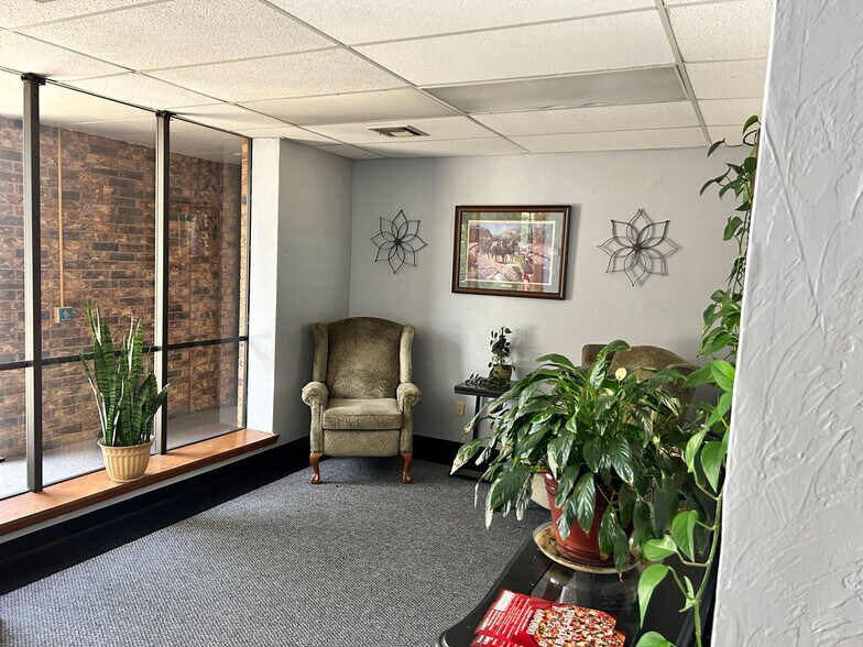 1917 S Harvard Dr, Oklahoma City, OK à louer - Photo du bâtiment - Image 2 de 27