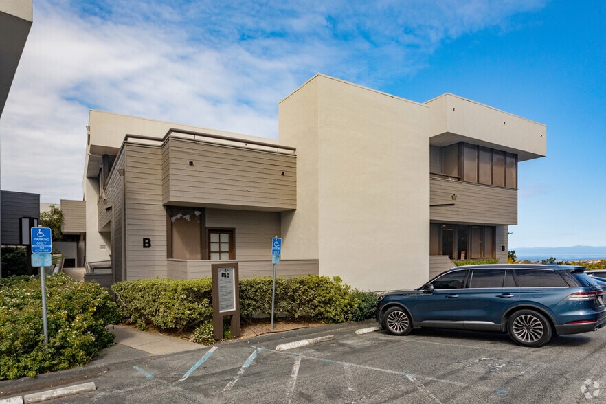 2511 Garden Rd, Monterey, CA for lease - Building Photo - Image 2 of 26
