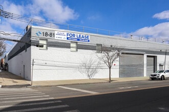 18-81 Steinway St, Astoria, NY à louer Photo intérieure- Image 2 de 6