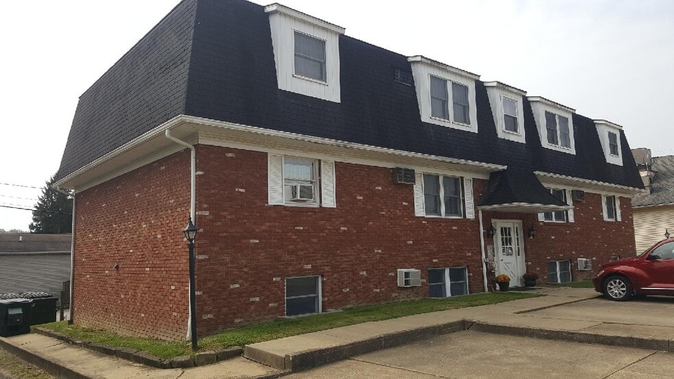 110 E Pine St, Lisbon, OH for sale - Building Photo - Image 3 of 4