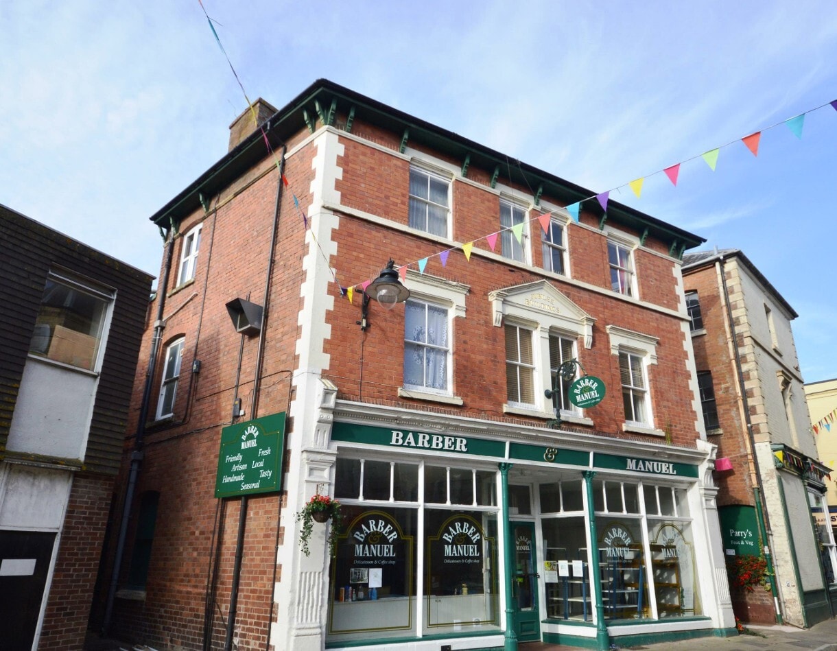 Victoria St, Leominster for lease Primary Photo- Image 1 of 16