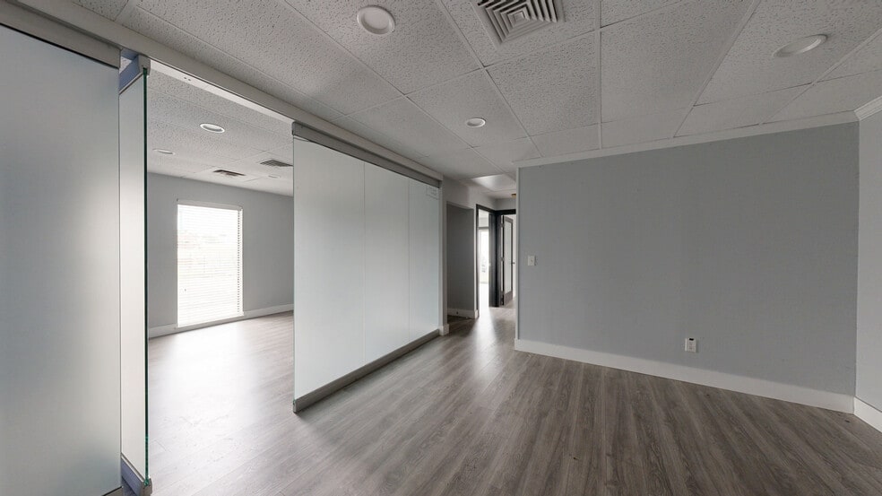 4641 S Braden Ave, Tulsa, OK for sale - Matterport 3D Scan - Image 3 of 21