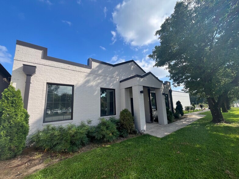 1109 E Ozark Ave, Gastonia, NC à louer - Photo du bâtiment - Image 3 de 14