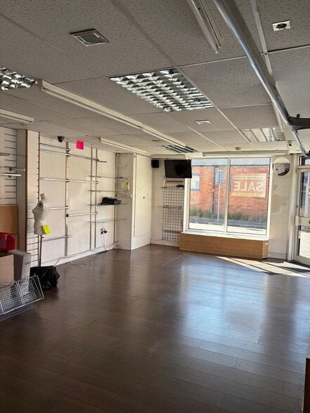 261 St. Saviours Rd, Leicester for lease - Interior Photo - Image 3 of 4