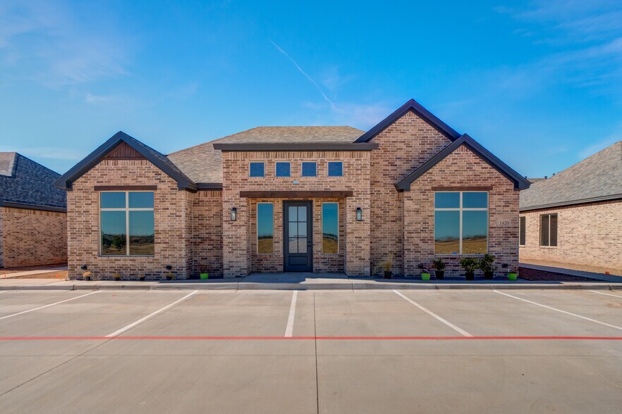 1420 N Slide Rd, Lubbock, TX à louer - Photo du bâtiment - Image 2 de 30