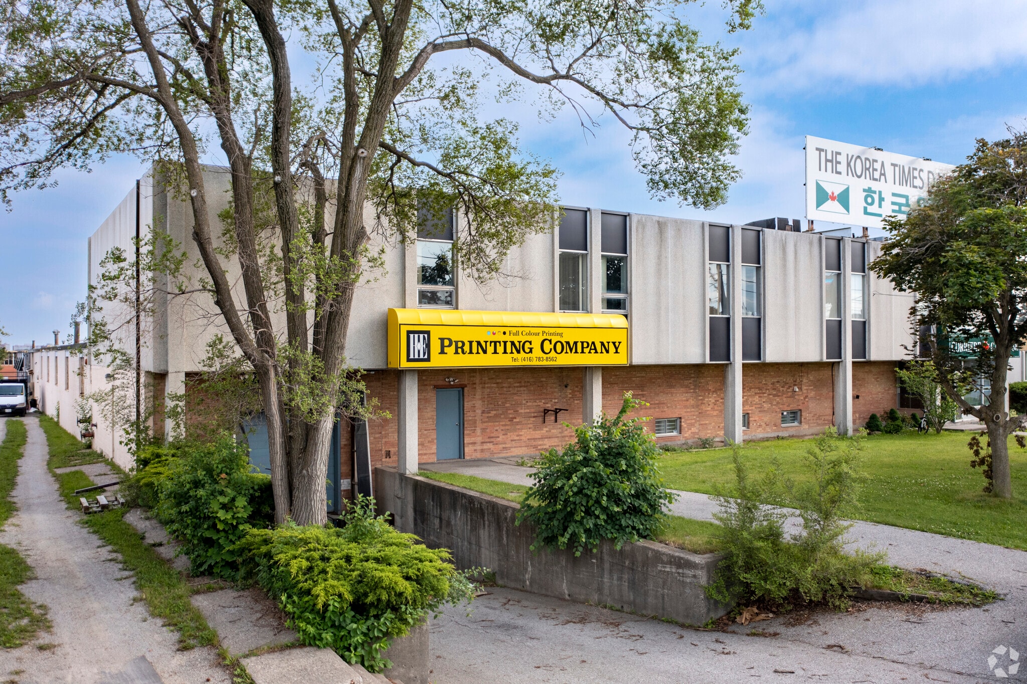 287 Bridgeland Ave, Toronto, ON for lease Primary Photo- Image 1 of 5