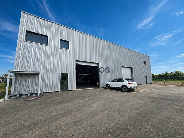 Flex in Seysses for lease - Building Photo - Image 1 of 7