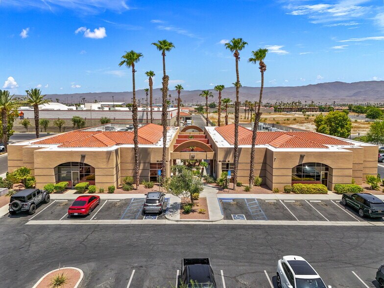 81715 Doctor Carreon Blvd, Indio, CA à vendre - Photo du bâtiment - Image 2 de 48
