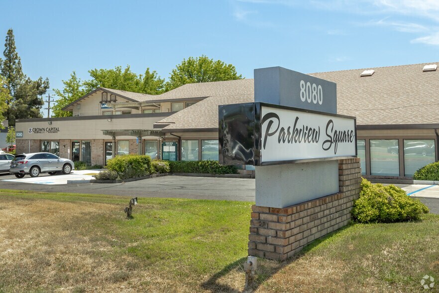 8080-8090 Madison Ave, Fair Oaks, CA à louer - Photo du bâtiment - Image 1 de 5