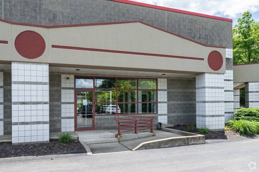 108 Commerce Blvd, Lawrence, PA à louer - Photo du bâtiment - Image 2 de 3