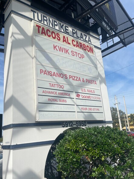 5912-5950 Okeechobee Blvd, West Palm Beach, FL à louer - Photo du bâtiment - Image 2 de 4