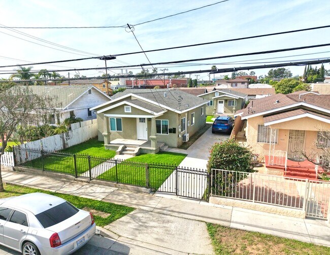 Plus de détails pour 339 N McDonnell Ave, East Los Angeles, CA - Multi-résidentiel à vendre