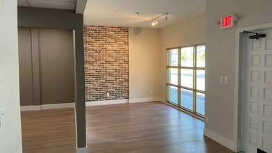4610 Central Ave, Saint Petersburg, FL for lease Interior Photo- Image 2 of 14