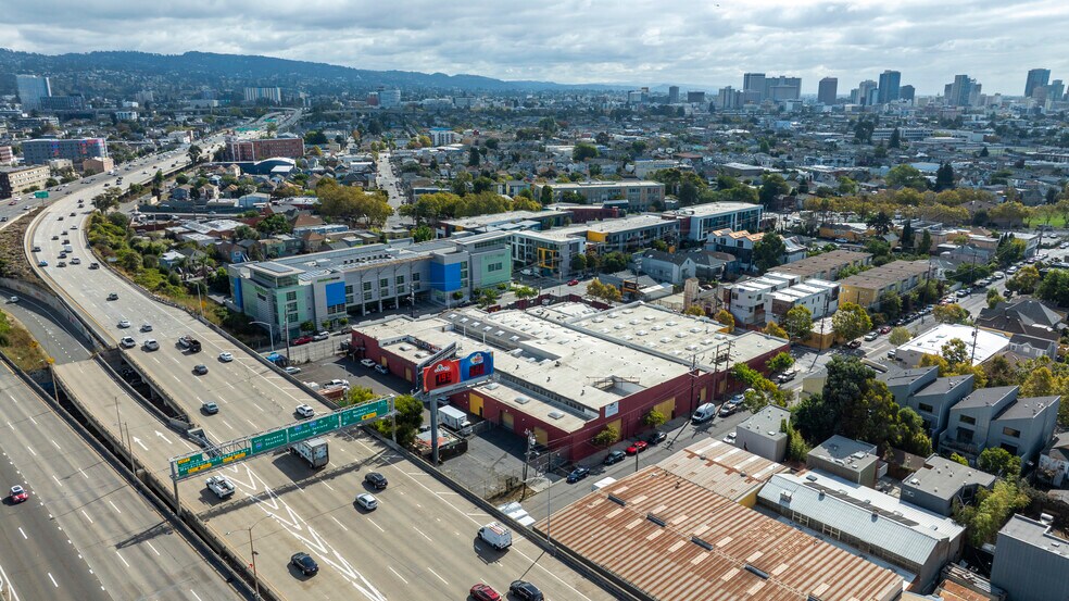 3421 Hollis St, Oakland, CA à vendre - Photo du bâtiment - Image 3 de 28