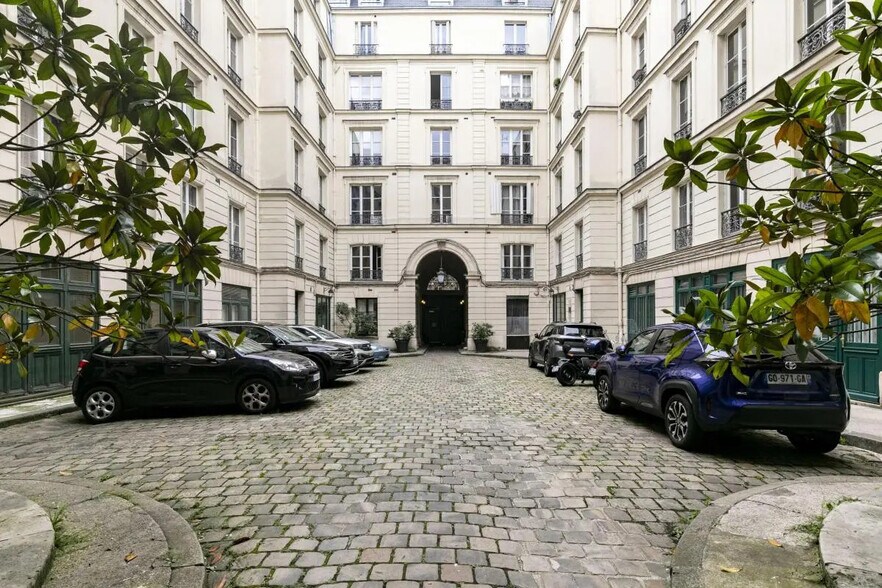Bureau dans Paris à vendre - Photo du bâtiment - Image 2 de 10