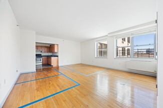 Plus de détails pour 41-02 Queens Blvd, Sunnyside, NY - Bureau/Médical à louer