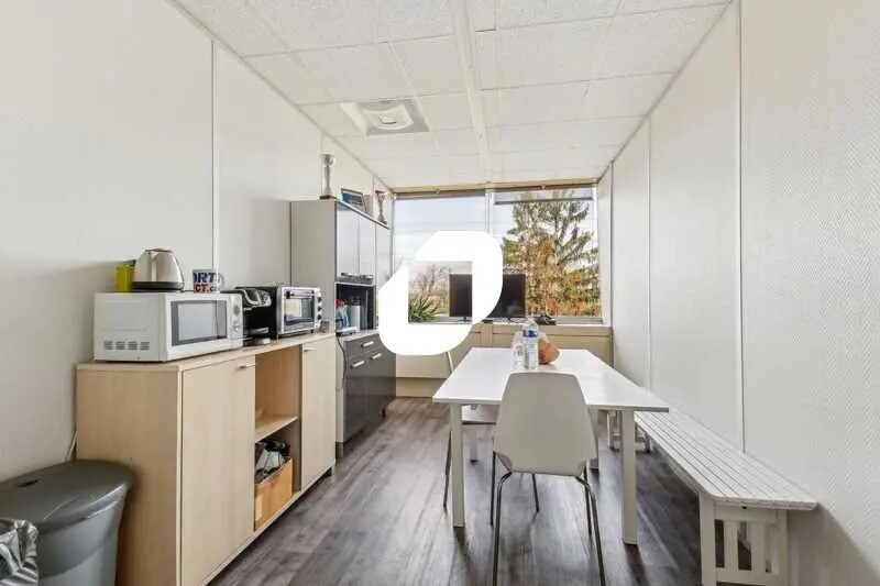 Bureau dans Cergy à louer - Photo du bâtiment - Image 2 de 15