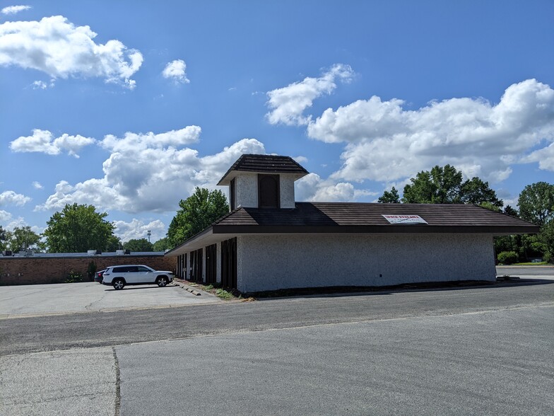 56 S 65th St, Belleville, IL for lease - Building Photo - Image 3 of 9