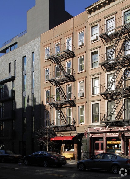 65 Carmine St, New York, NY for lease - Primary Photo - Image 1 of 2
