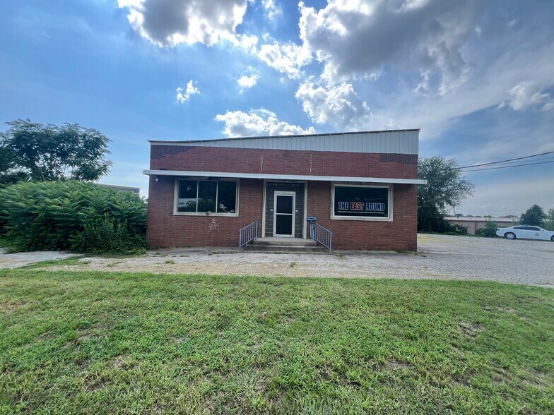 1150 S White River Pky W Dr, Indianapolis, IN à vendre - Photo du bâtiment - Image 2 de 7