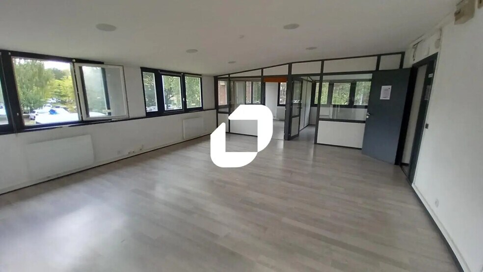 Office in VILLENEUVE-D'ASCQ for lease - Interior Photo - Image 3 of 11