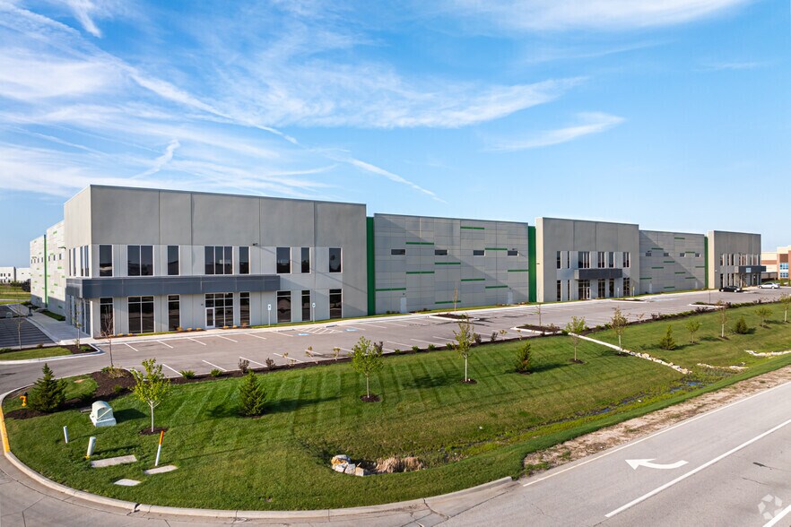 22350 W 167th St, Olathe, KS à louer - Photo du bâtiment - Image 2 de 5