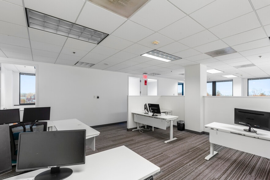 6400 Arlington Blvd, Falls Church, VA à louer - Photo intérieure - Image 3 de 38