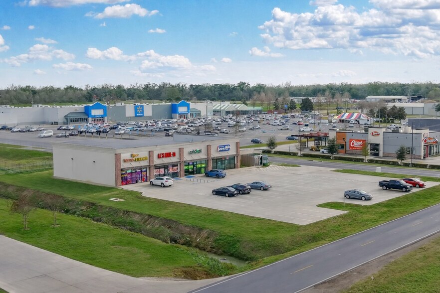 3235 Hwy 1, Port Allen, LA à vendre - Photo du bâtiment - Image 2 de 4
