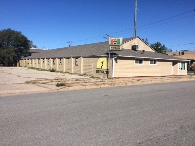 130 E 3rd St, Newton, KS for sale - Other - Image 1 of 1