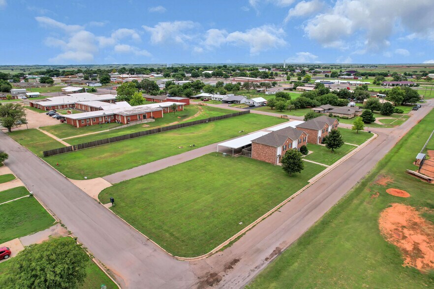 1501 Wade St, Sayre, OK à vendre - Photo du bâtiment - Image 2 de 28