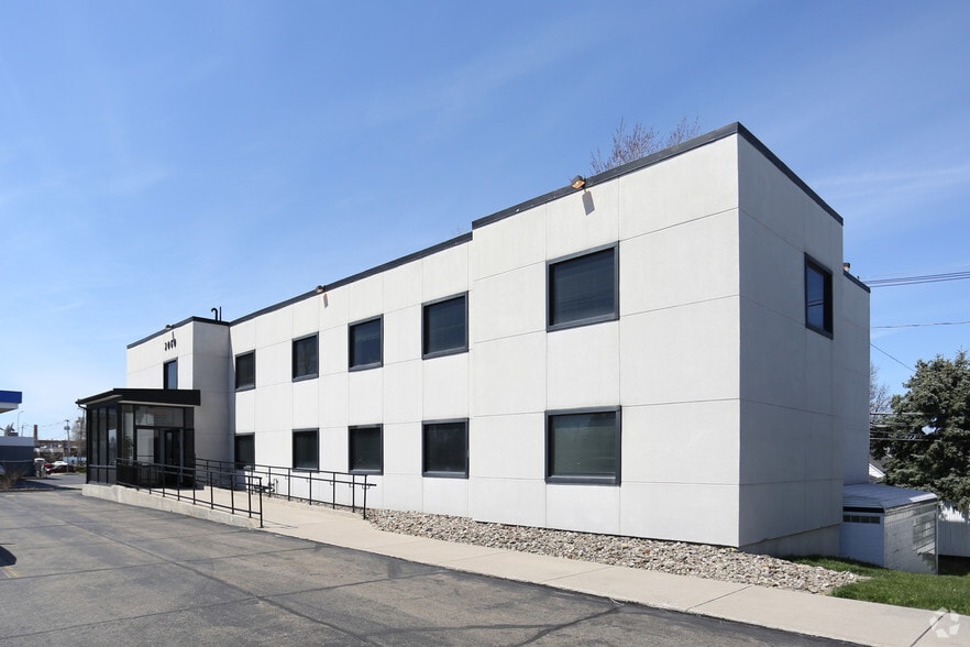 2060 Sheridan Dr, Tonawanda, NY à vendre - Photo du bâtiment - Image 2 de 2