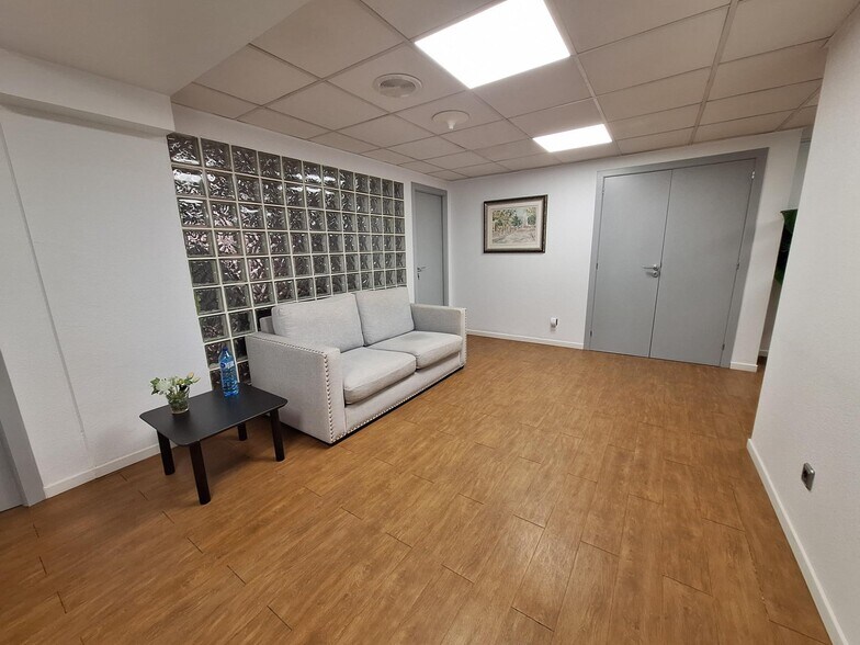 Office in Elche, Alicante for sale - Interior Photo - Image 2 of 14