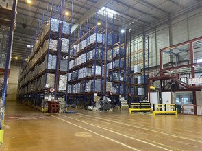 Office in Lieusaint for lease Interior Photo- Image 1 of 6