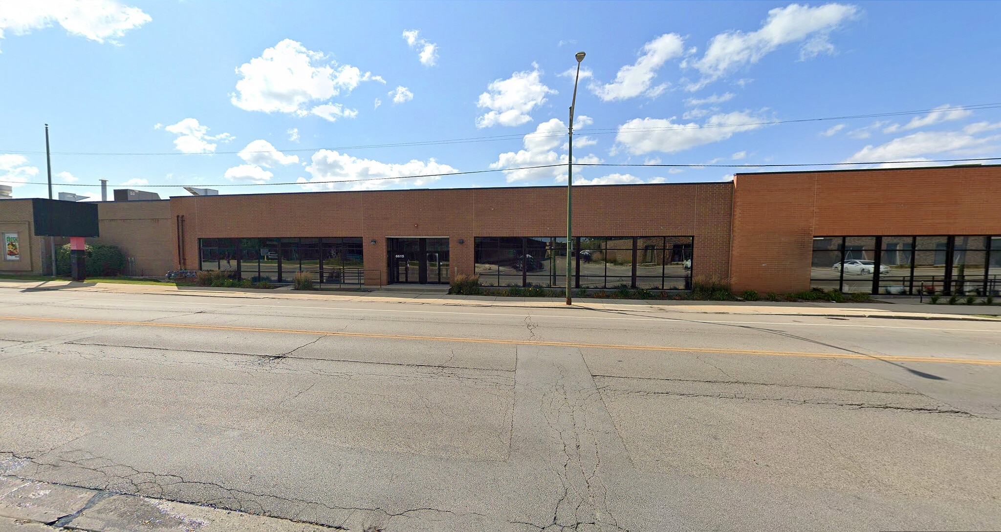 6615 W Irving Park Rd, Chicago, IL for lease Interior Photo- Image 1 of 3