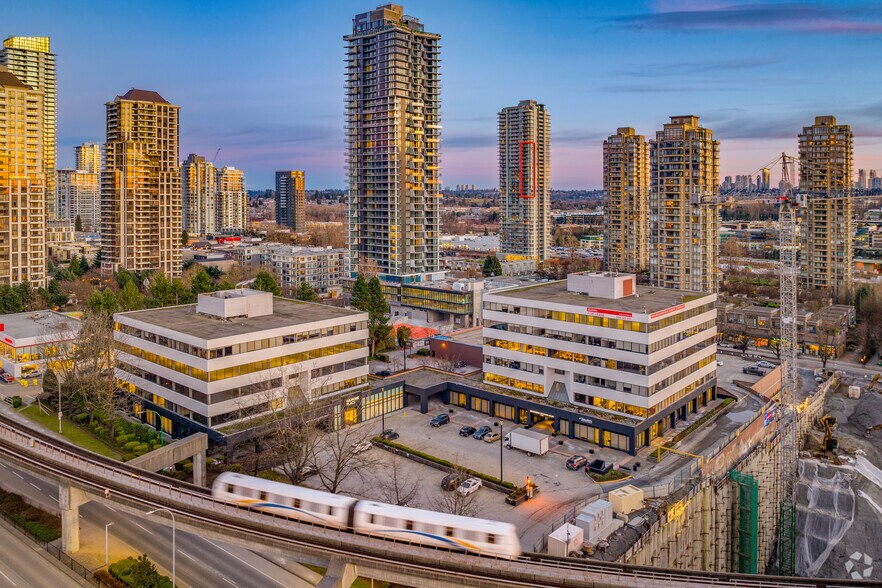 4180 Lougheed Hwy, Burnaby, BC à louer - Photo du bâtiment - Image 2 de 7
