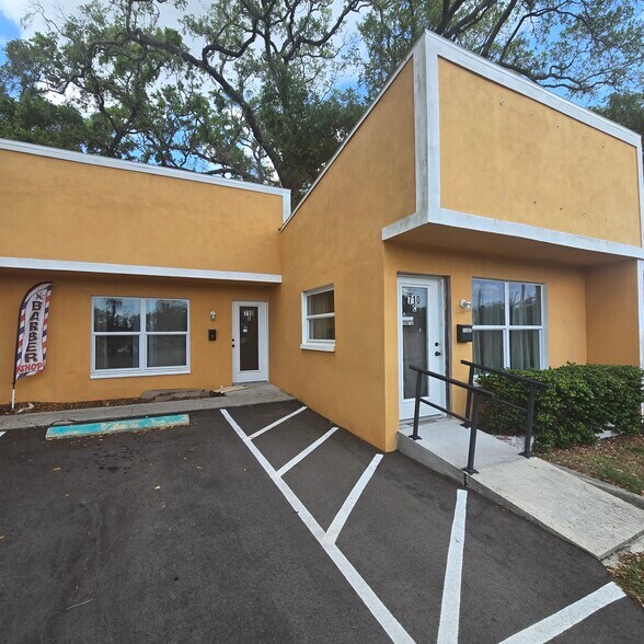 710 E Bay Dr, Largo, FL à louer - Photo du bâtiment - Image 2 de 3